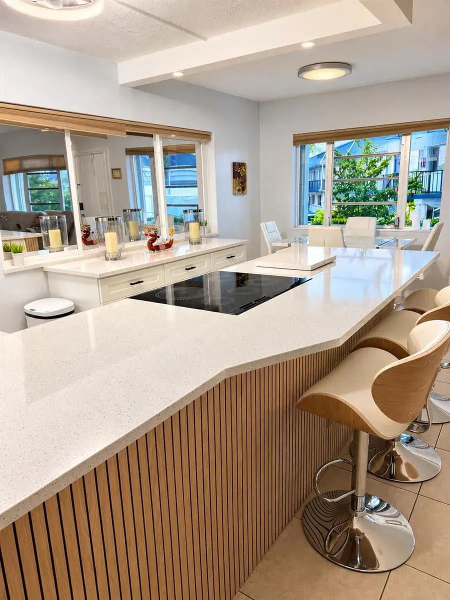 2381 SUNSET Avenue # 101, FL 33461