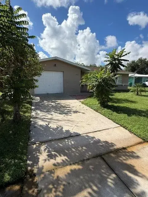 262 NE Brunson Court, Port St. Lucie FL 34983