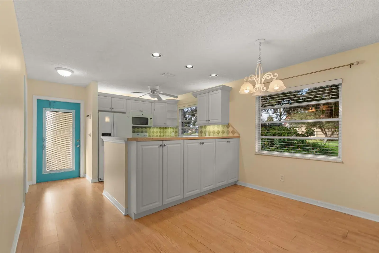 100 SPRING LAKE Drive # 107, Vero Beach FL 32962