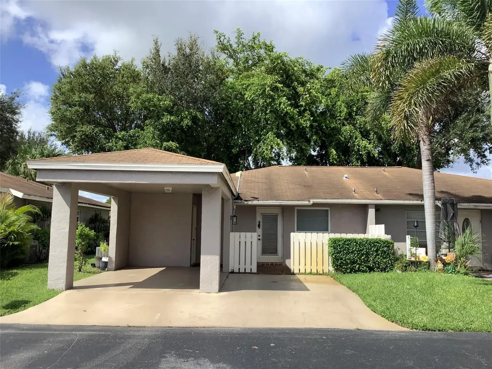 2 bedroom 2 bath Residential for sale at 6699 Moonlit Drive, Delray Beach FL 33446