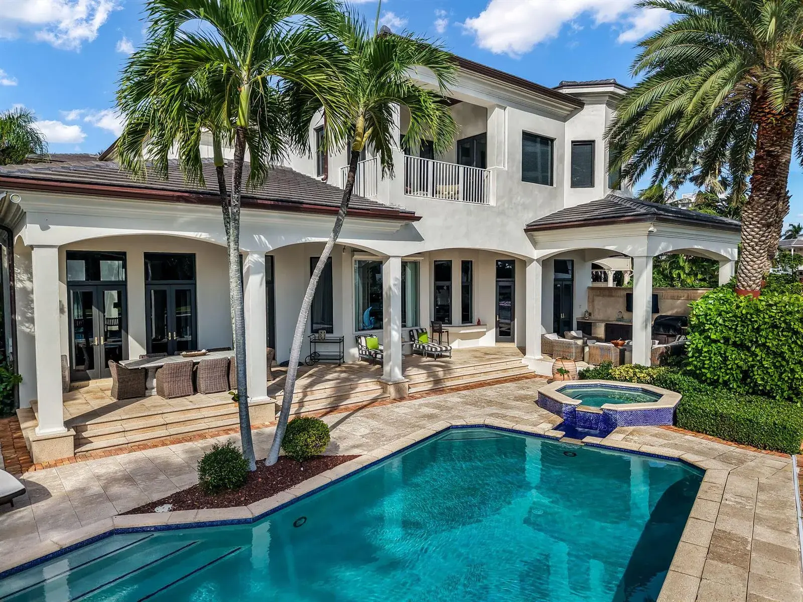 1014 Grand Court, Highland Beach FL 33487