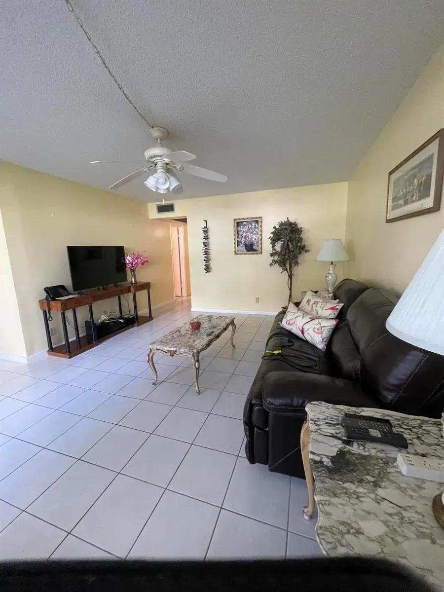 2 bedroom 1 bath Residential for sale at 558 DURHAM T, Deerfield Beach FL 33442