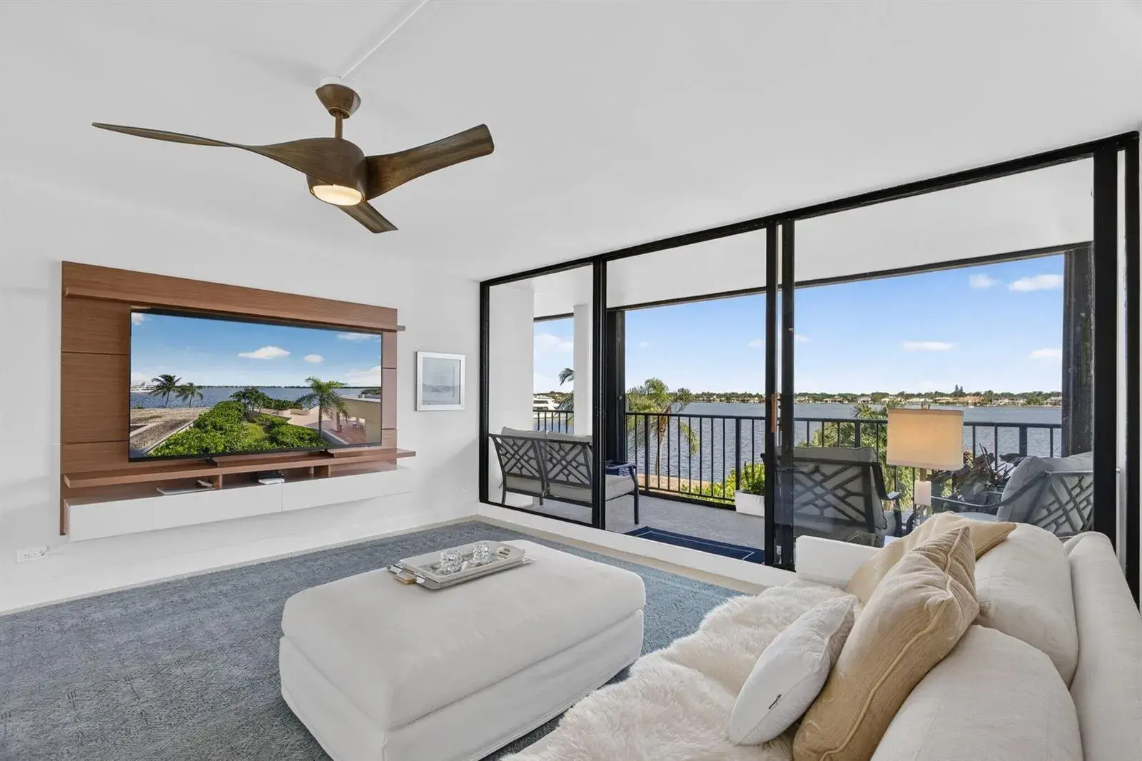 2 bedroom 2 bath Residential for sale at 130 LAKESHORE # 323, North Palm Beach FL 33408