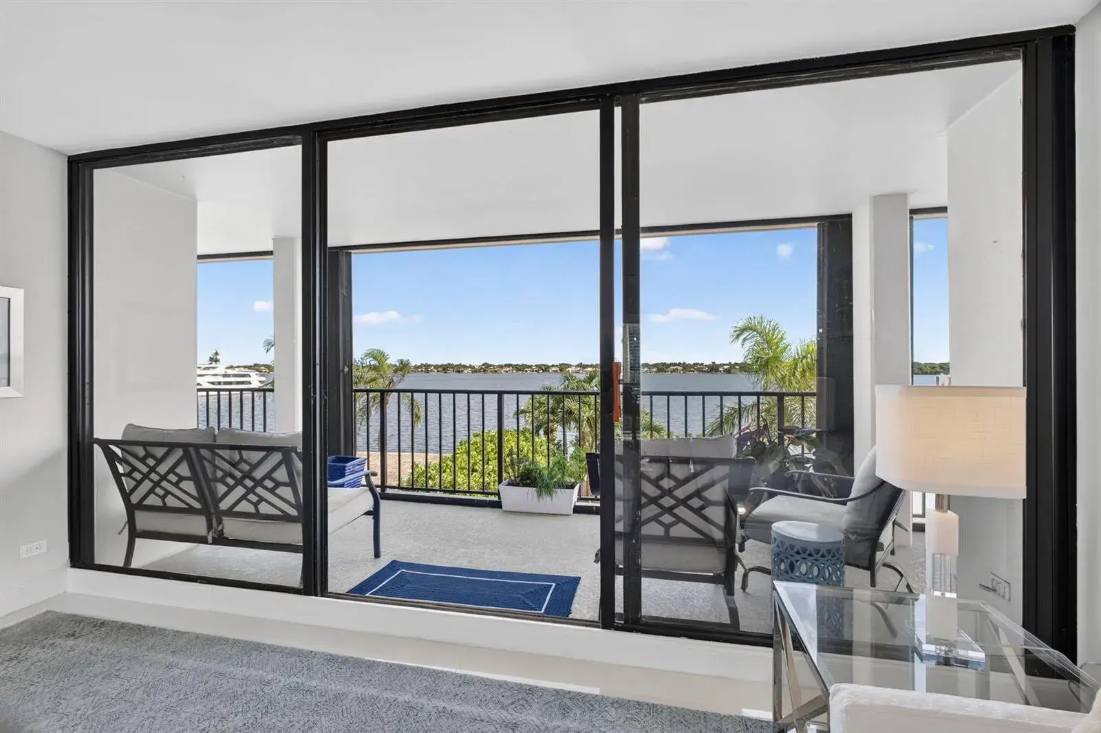 130 LAKESHORE # 323, North Palm Beach FL 33408