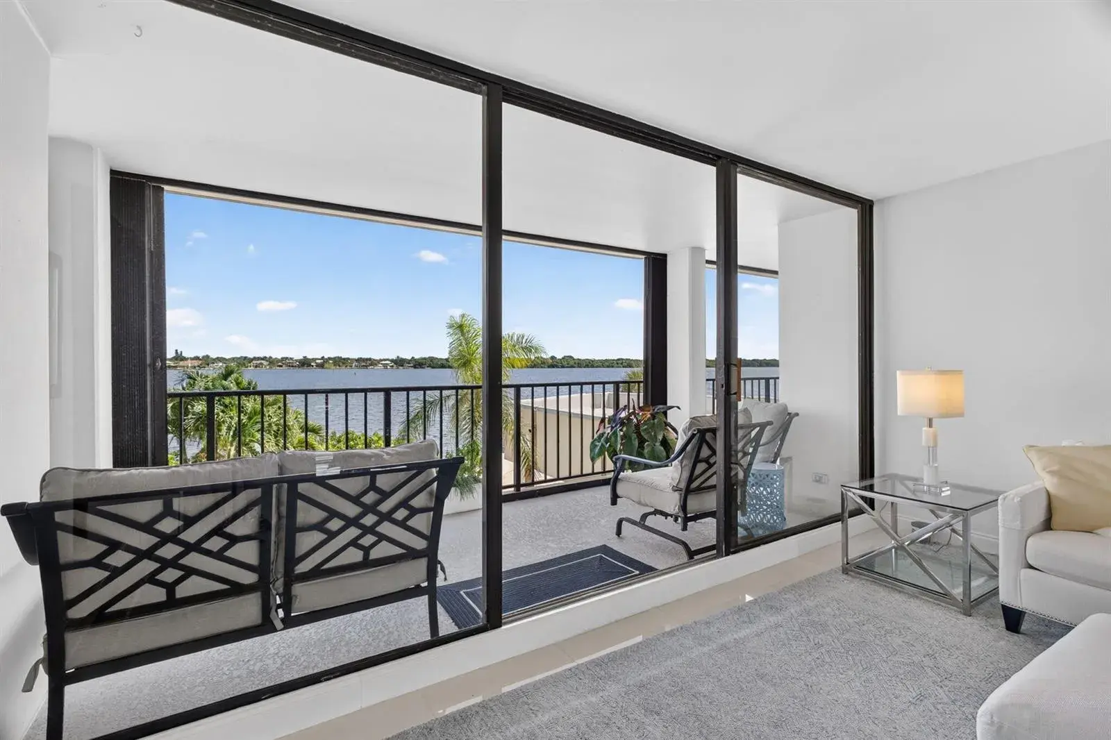 130 LAKESHORE # 323, North Palm Beach FL 33408