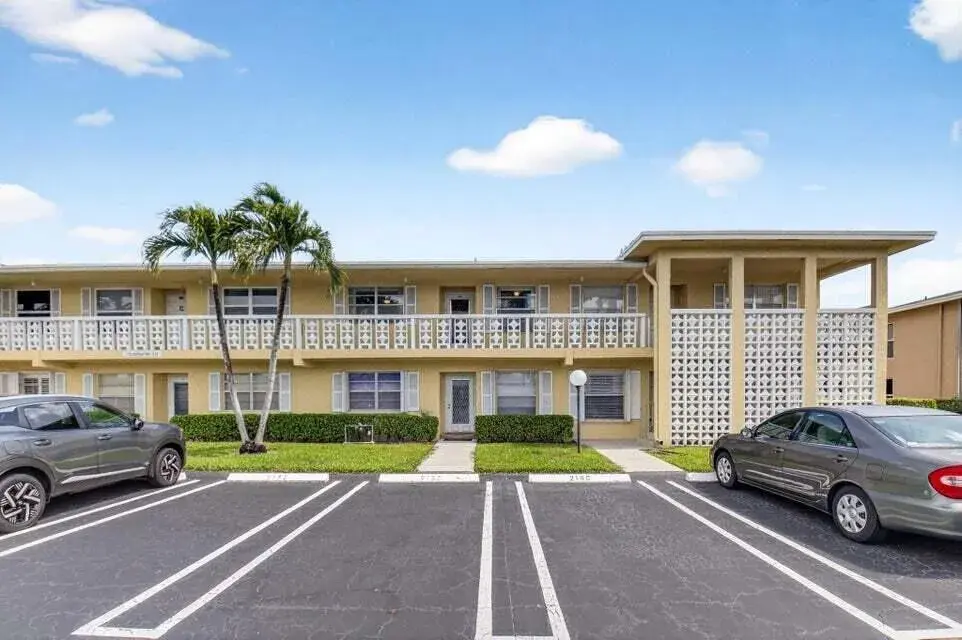 2 bedroom 2 bath Residential for sale at 1150 Mahogany Way # 203, Delray Beach FL 33445