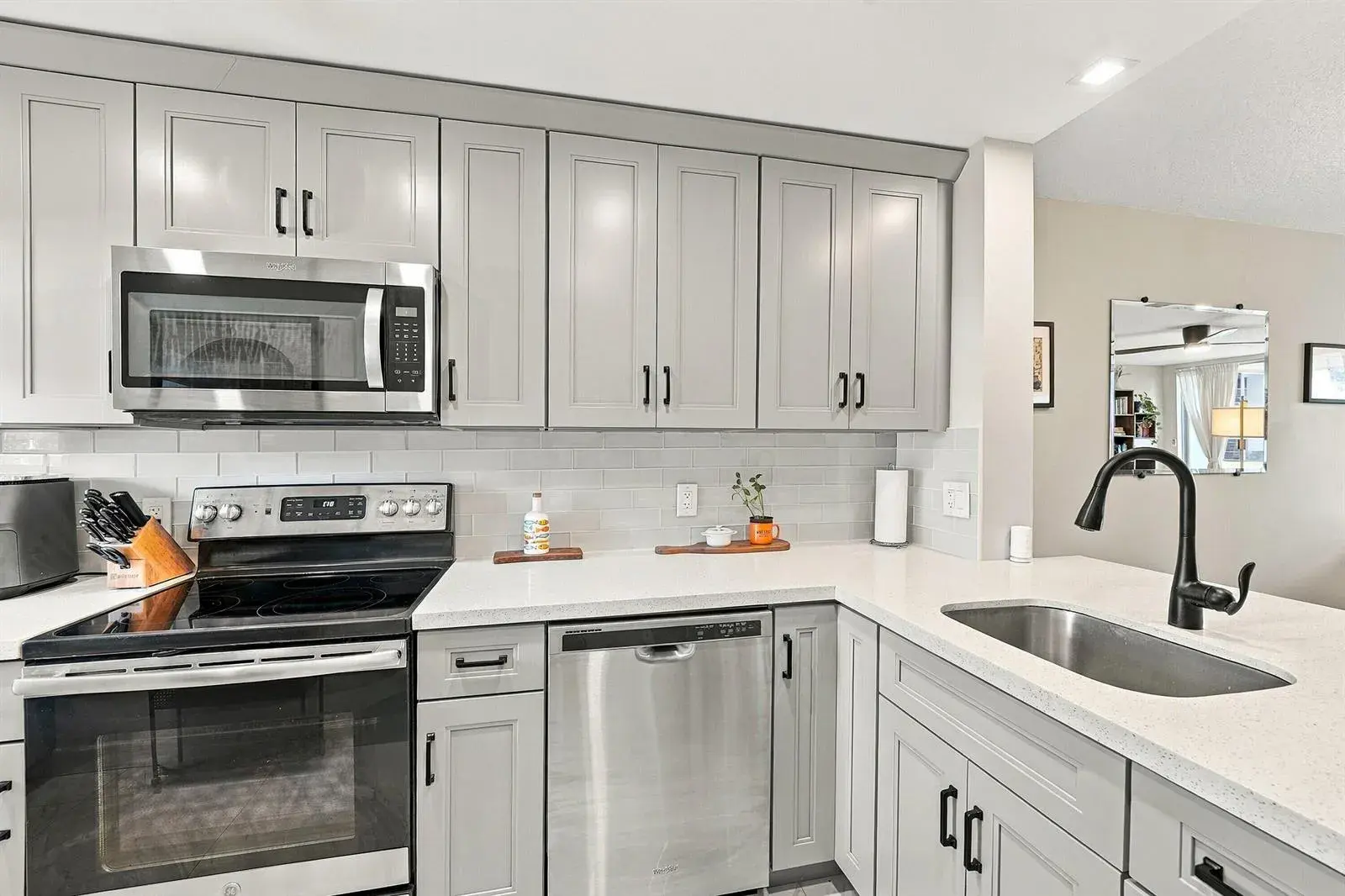 9420 Poinciana Place, Davie FL 33324