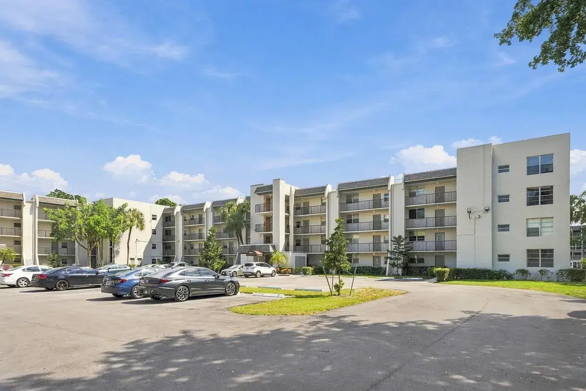 9420 Poinciana Place, Davie FL 33324