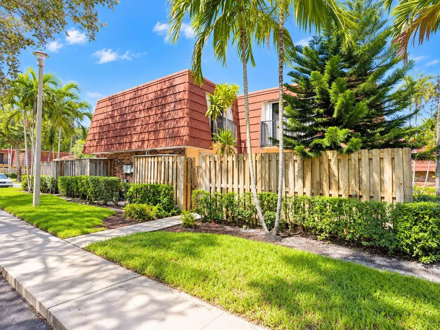2 bedroom 2 bath Residential for sale at 9851 NW 6th Place, Plantation FL 33324