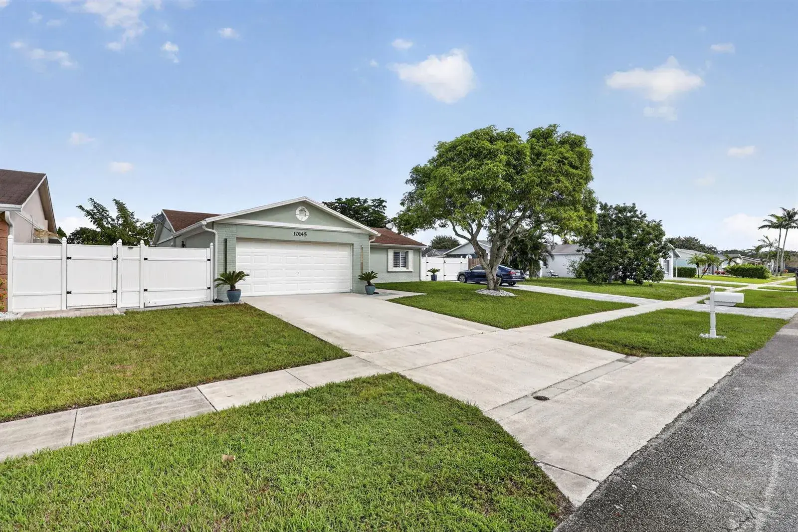 10145 Penzance Lane, Royal Palm Beach FL 33411