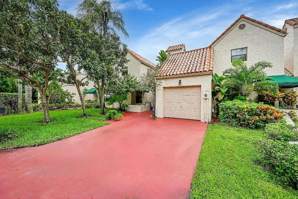 3 bedroom 2 bath Residential for sale at 6130 Via Tierra Drive, Boca Raton FL 33433