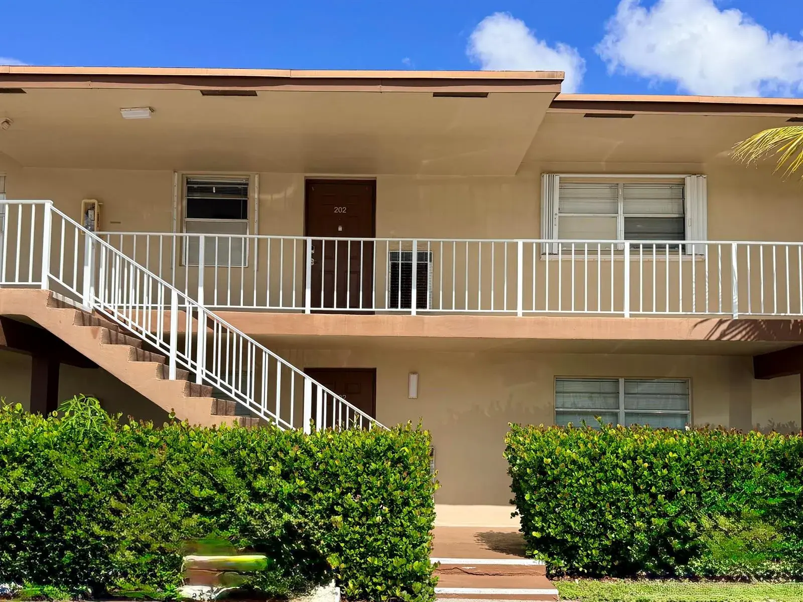 2 bedroom 2 bath Residential for sale at 7505 NW 5th Court # 102, Margate FL 33063
