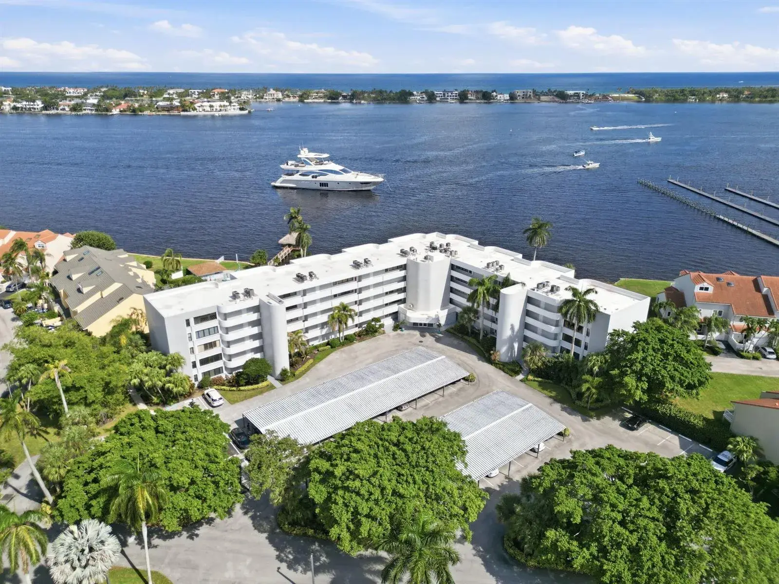 2 bedroom 2 bath Residential for sale at 8200 Lakeshore Drive # 2020, Hypoluxo FL 33462
