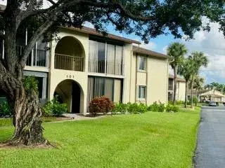 101 LAKE PINE Circle # 2, FL 33463