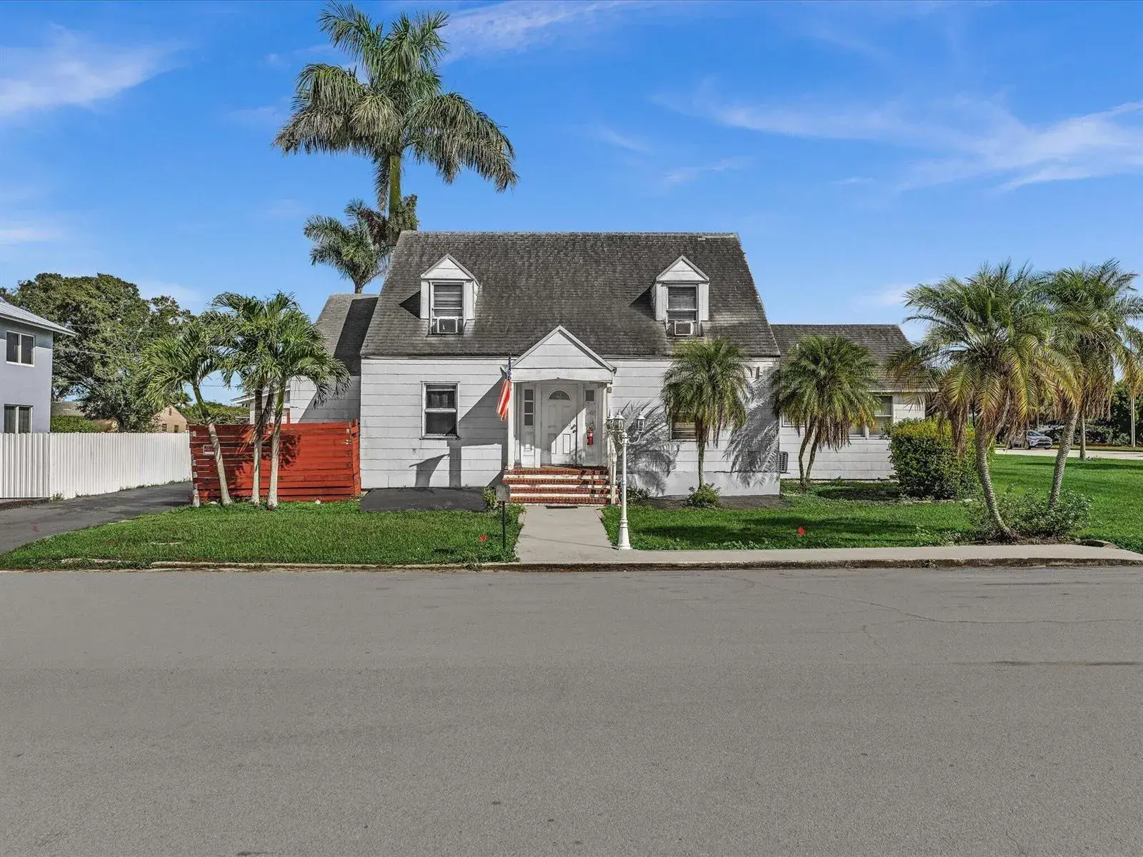 5 bedroom 3 bath Residential for sale at 9 NW AVENUE D, Belle Glade FL 33430
