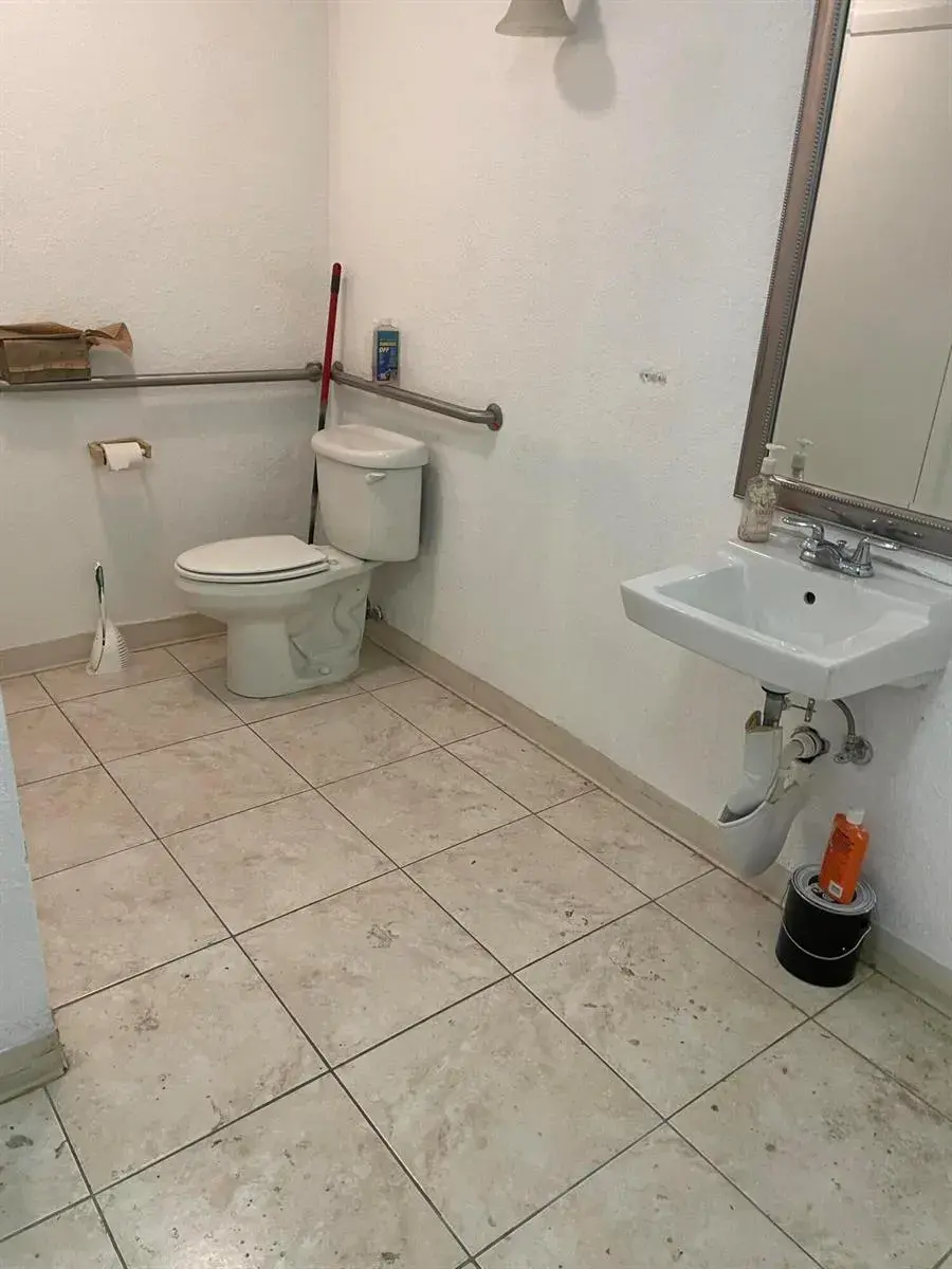 3230 NE 12TH Avenue, Oakland Park FL 33334