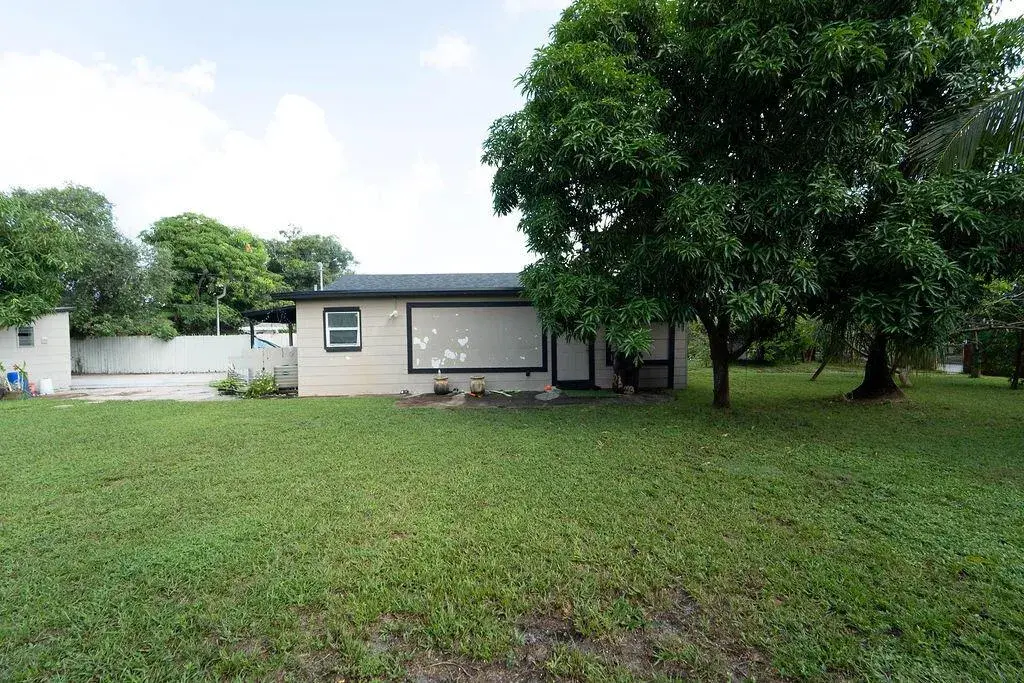 223 N F Street, FL 33460