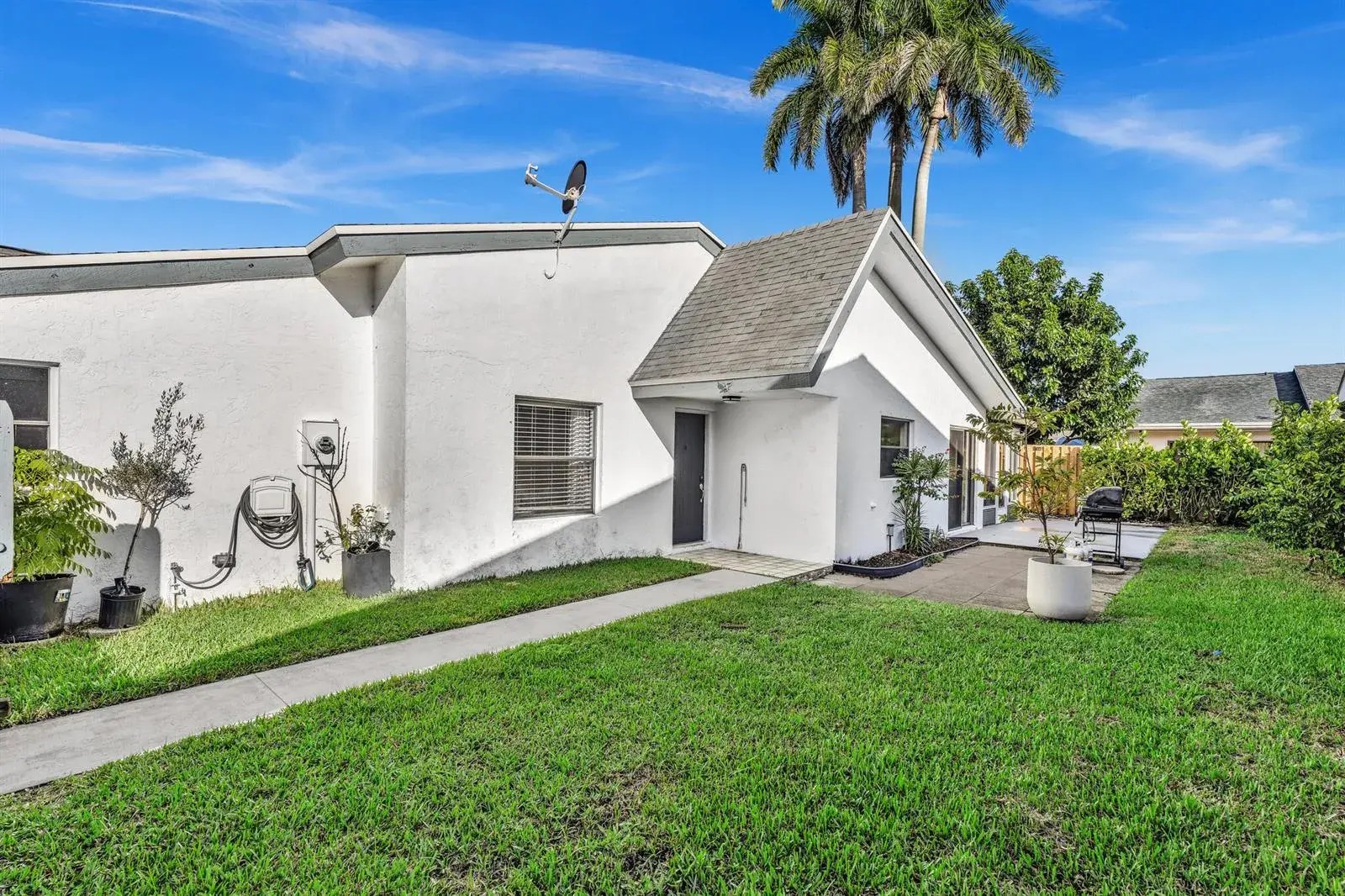 82 BAYTREE Circle, Boynton Beach FL 33436