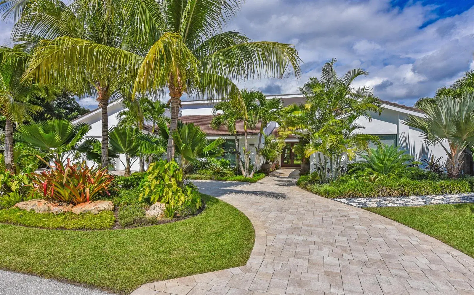 4561 OAK TREE Court, Delray Beach FL 33445