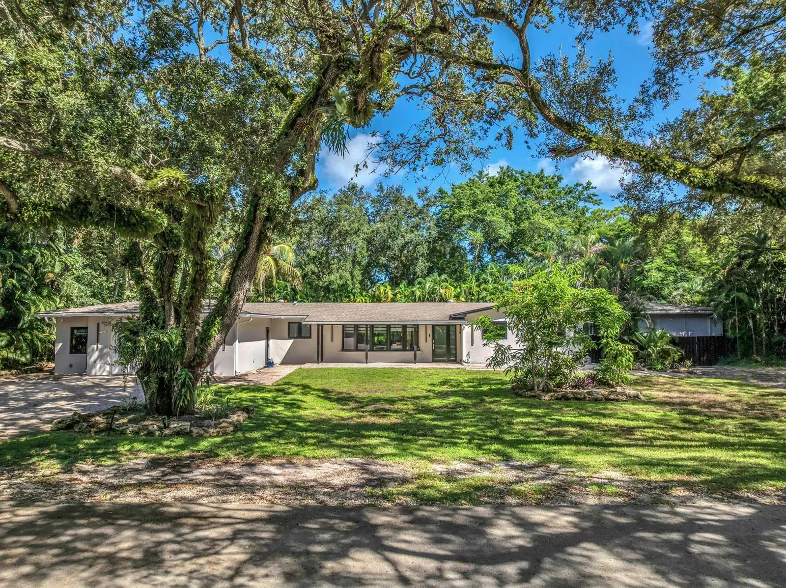 5 bedroom 3 bath Residential for sale at 5951 SW 32nd Terrace, Fort Lauderdale FL 33312