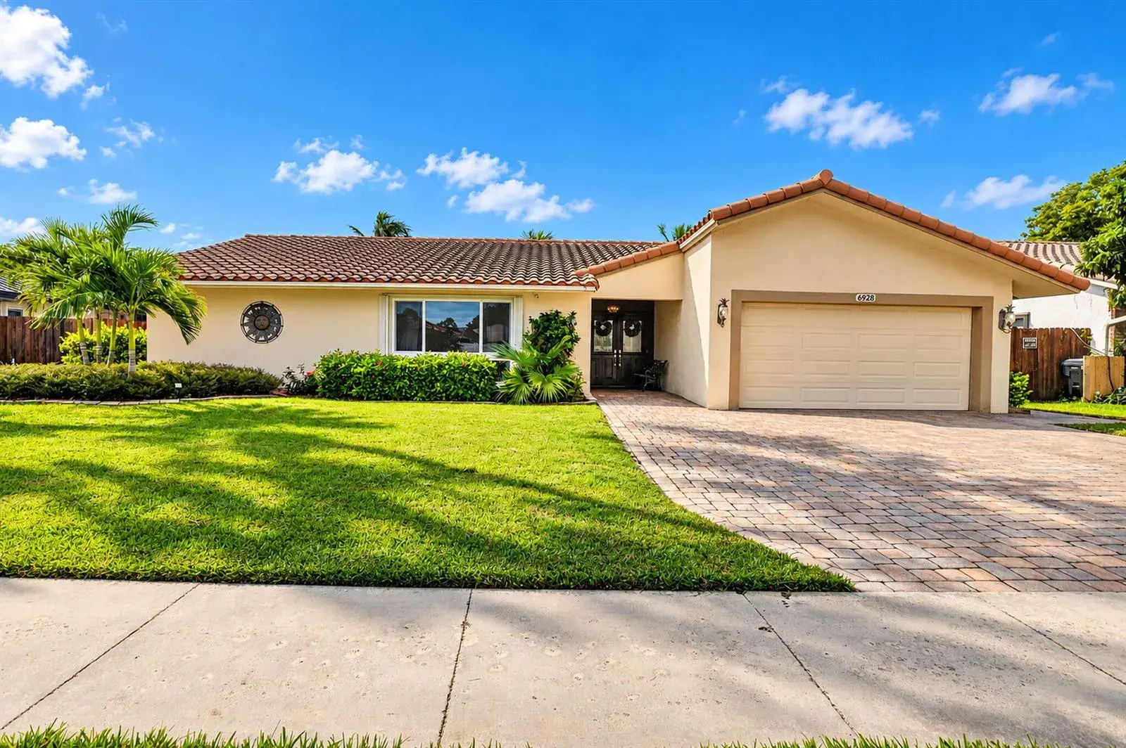3 bedroom 2 bath Residential for sale at 6928 Calle Del Paz S, Boca Raton FL 33433