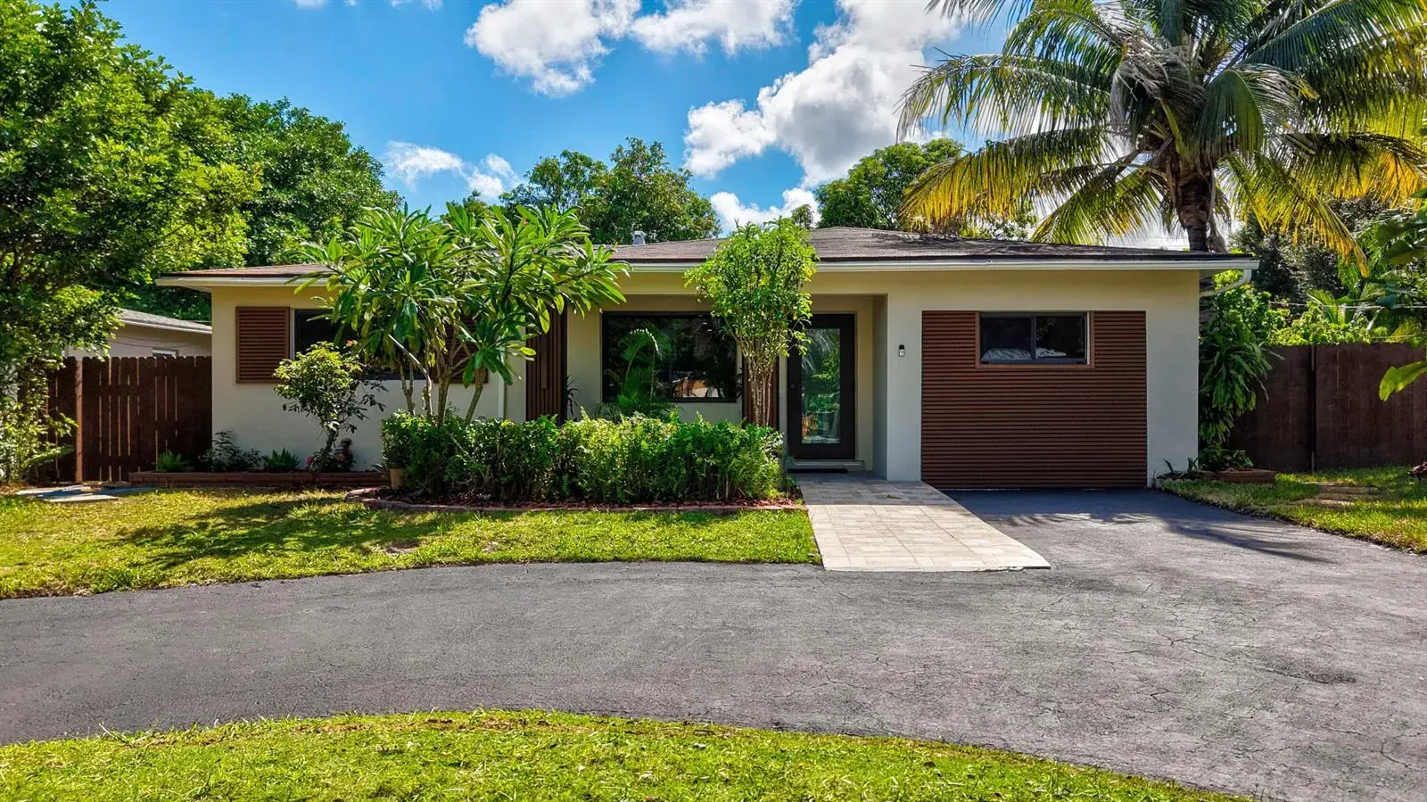 4 bedroom 4 bath Residential for sale at 2638 ADAMS Street, Hollywood FL 33020