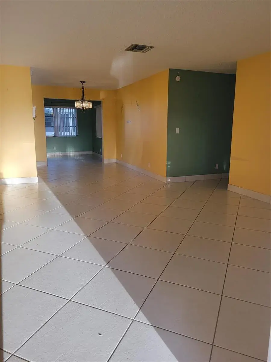 1170 NW 90th Avenue, Plantation FL 33322