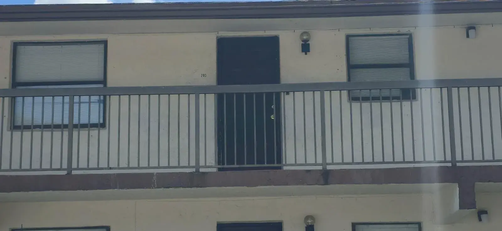 2 bedroom 2 bath Residential for sale at 6020 SHAKERWOOD Circle # 203, Tamarac FL 33319