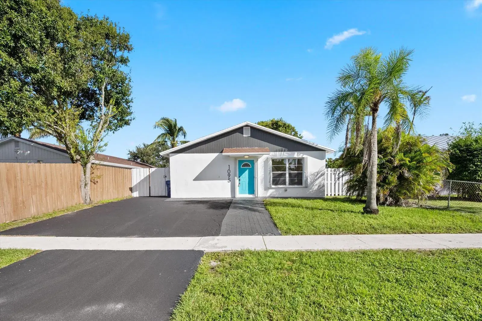 1095 Chickasaw Street, Jupiter FL 33458