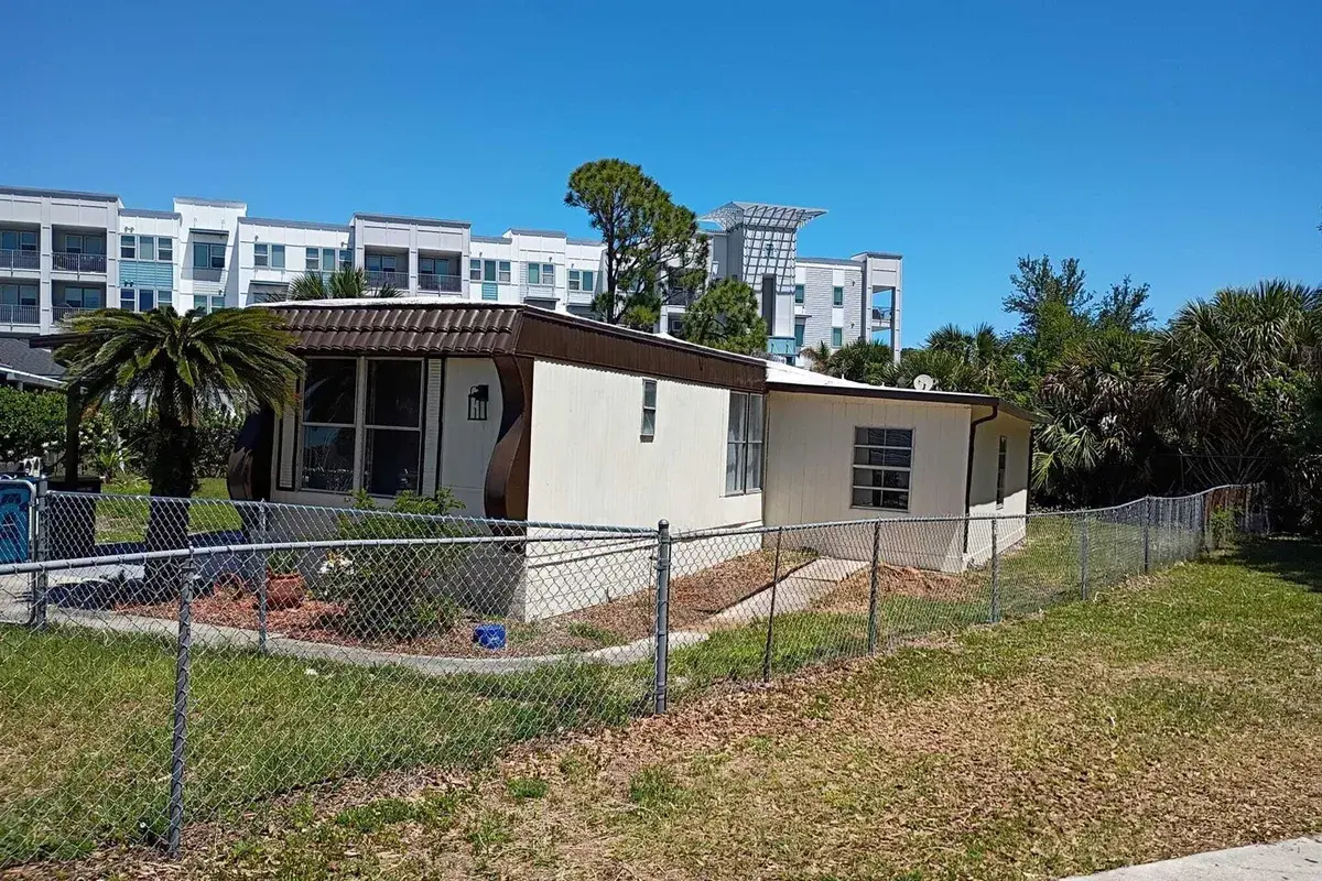 2591 AMBERLY Road NE, Palm Bay FL 32905
