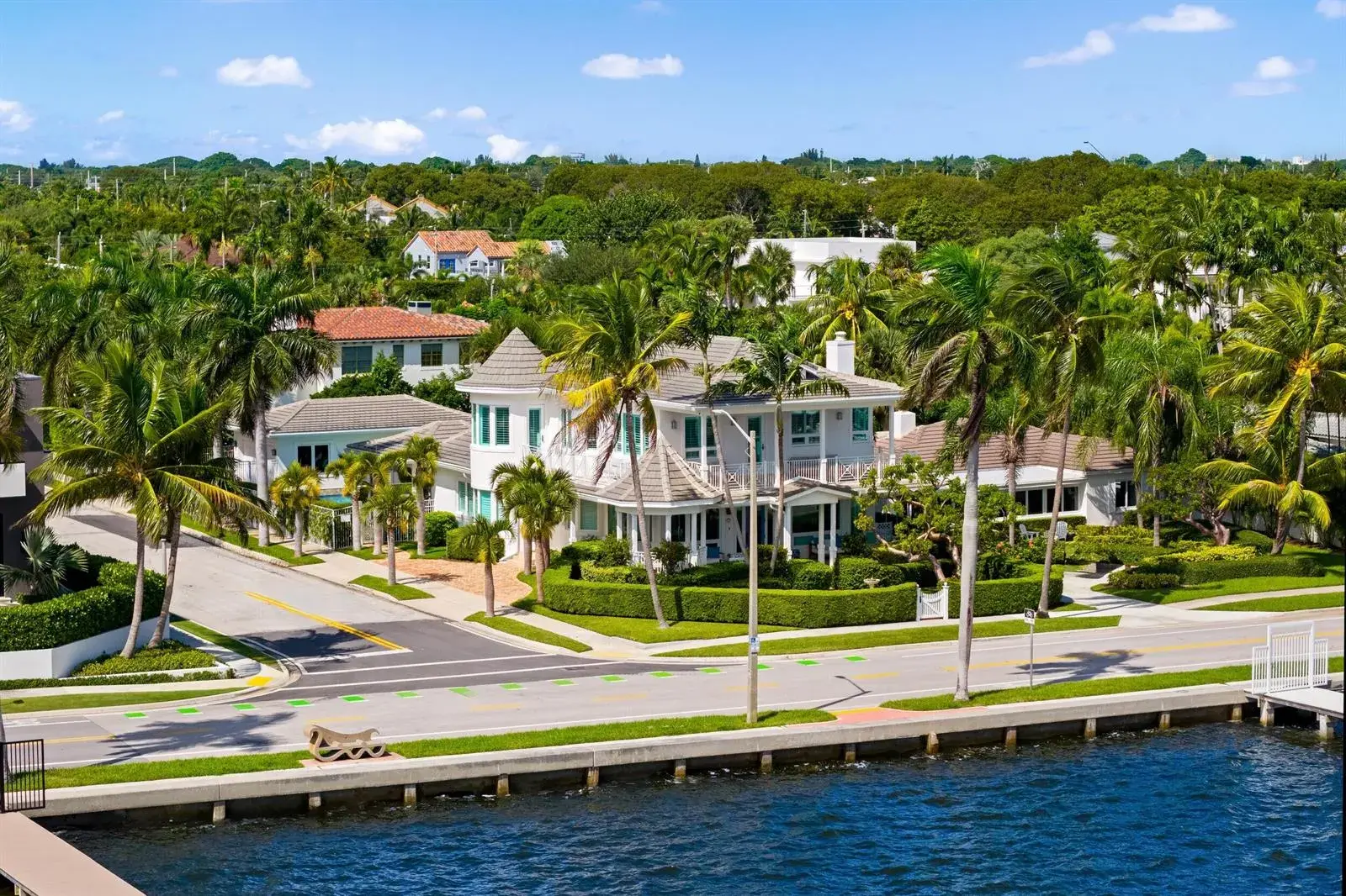 4 bedroom 4 bath Residential for sale at 6917 S Flagler Drive, West Palm Beach FL 33405