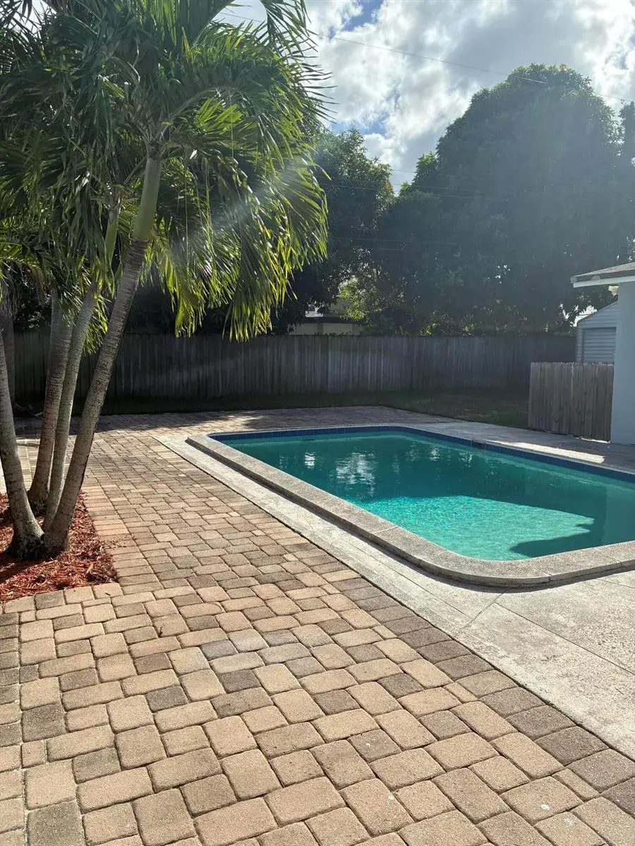 2 bedroom 1 bath Residential for sale at 4384 ARBOR Way, Palm Beach Gardens FL 33410