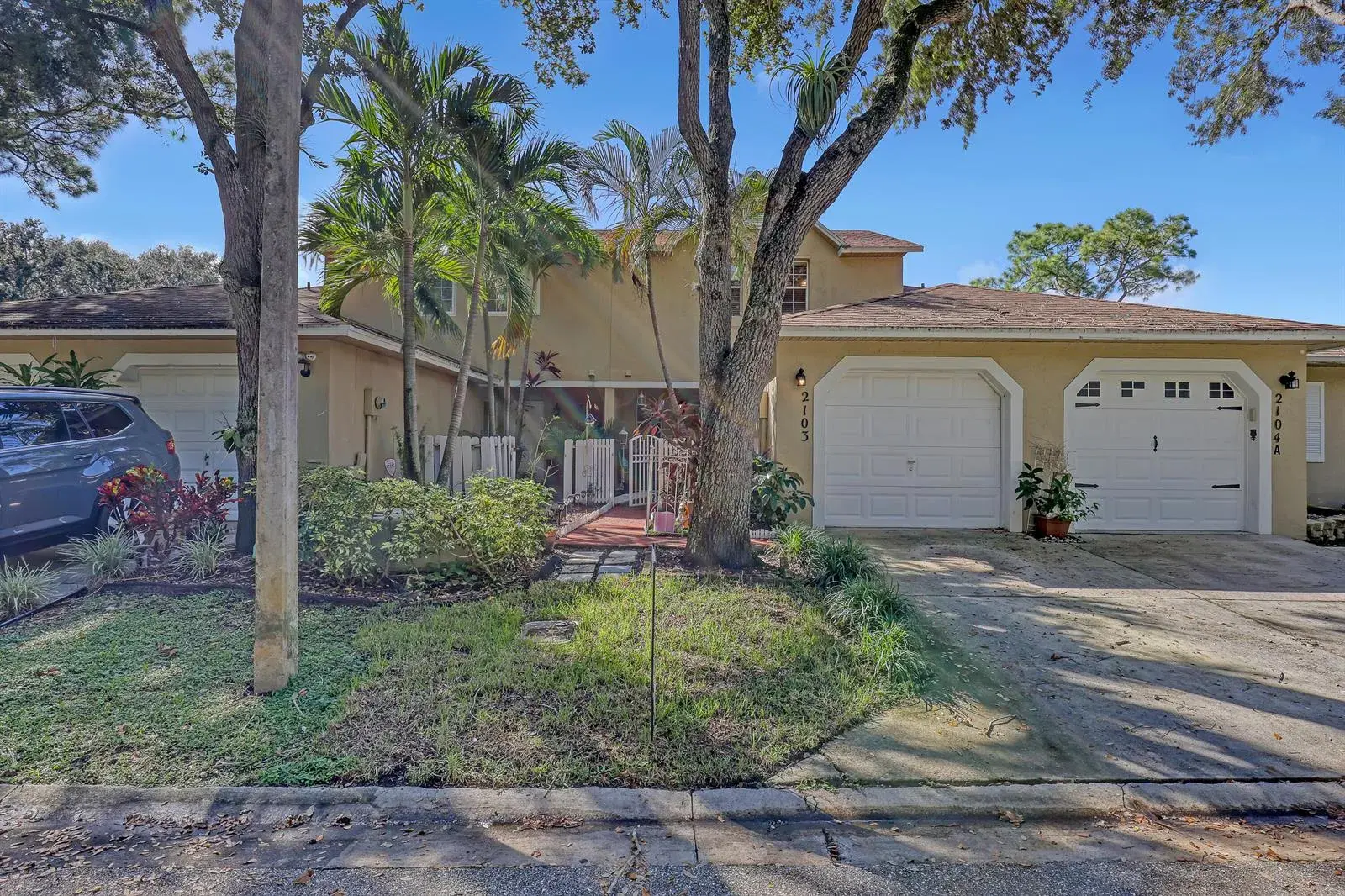 2103 MAPLEWOOD Drive, FL 33415