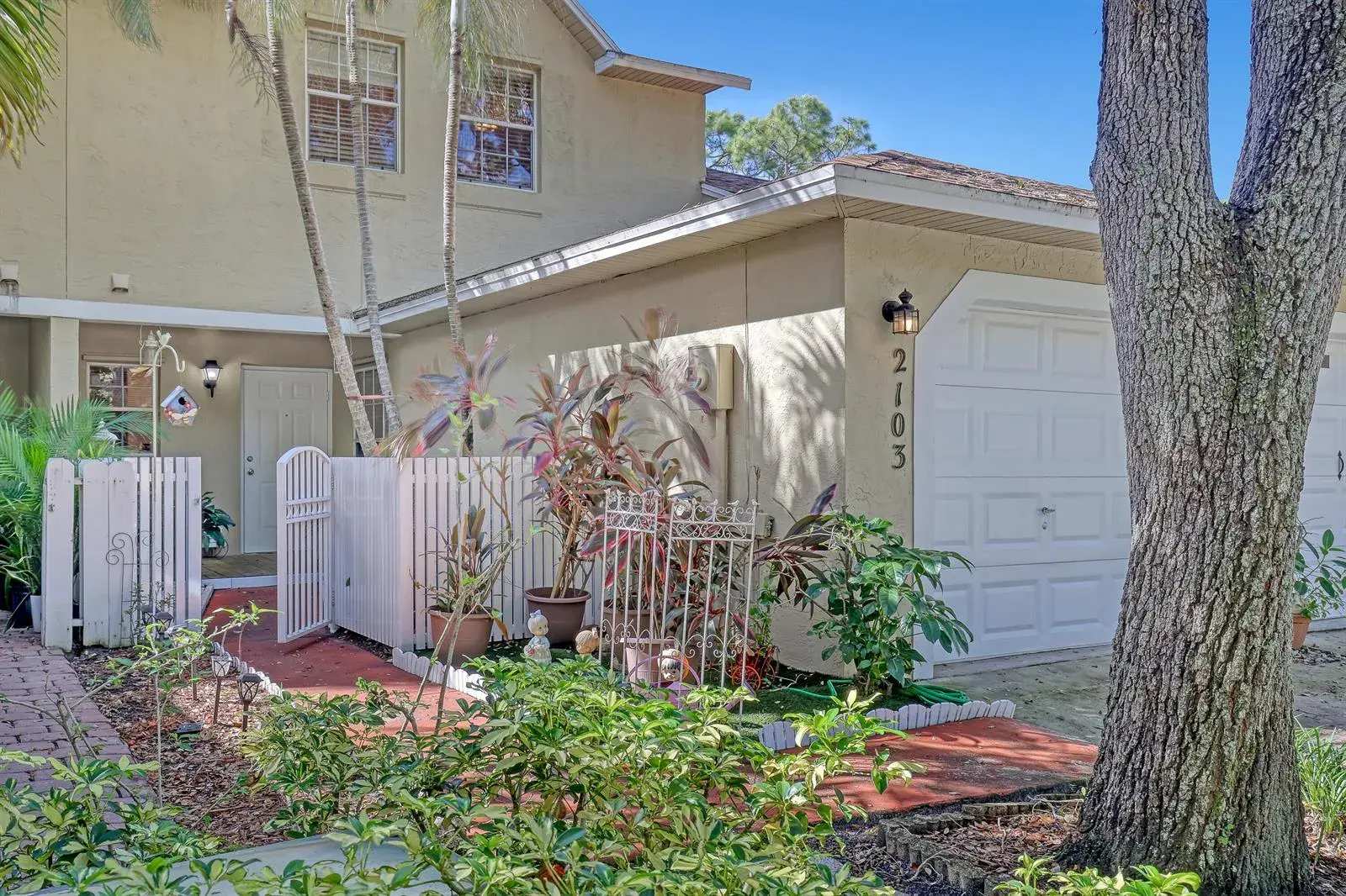 2103 MAPLEWOOD Drive, FL 33415