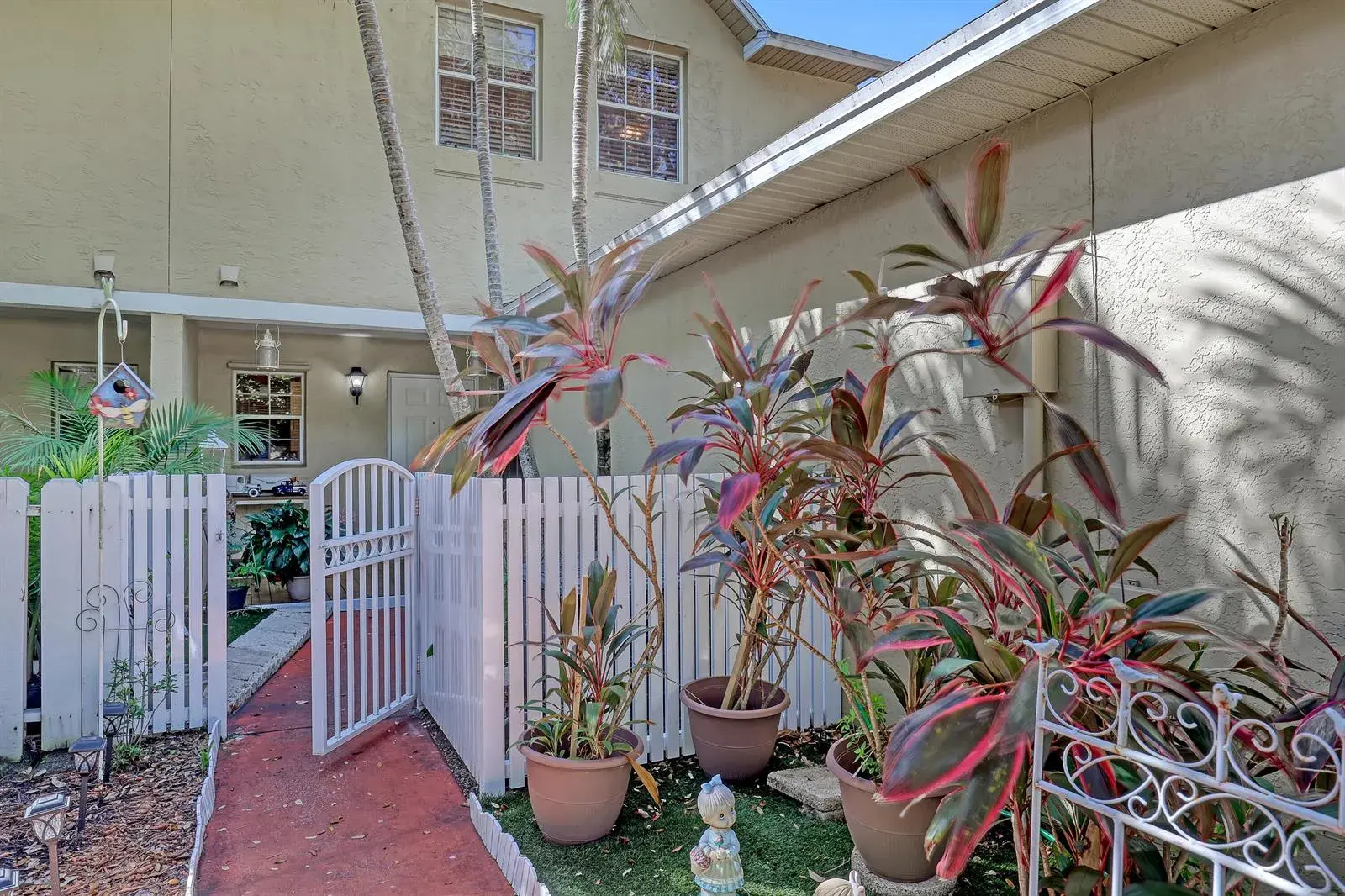 2103 MAPLEWOOD Drive, FL 33415