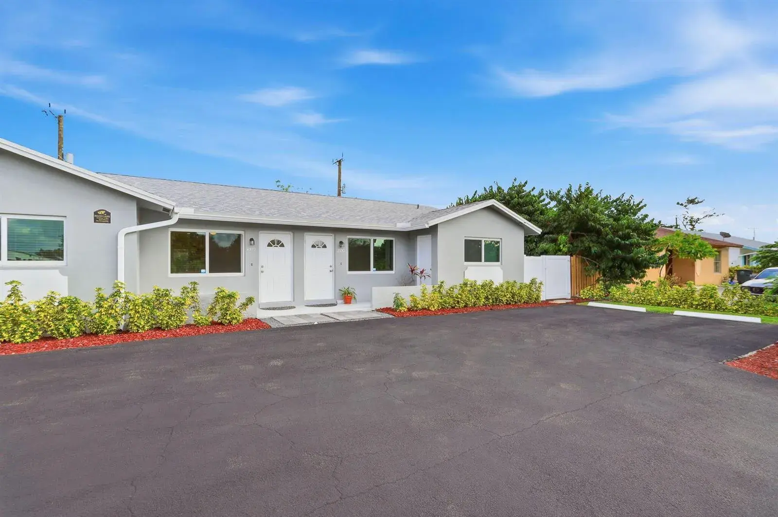 2550 N DIXIE Highway, Boca Raton FL 33431