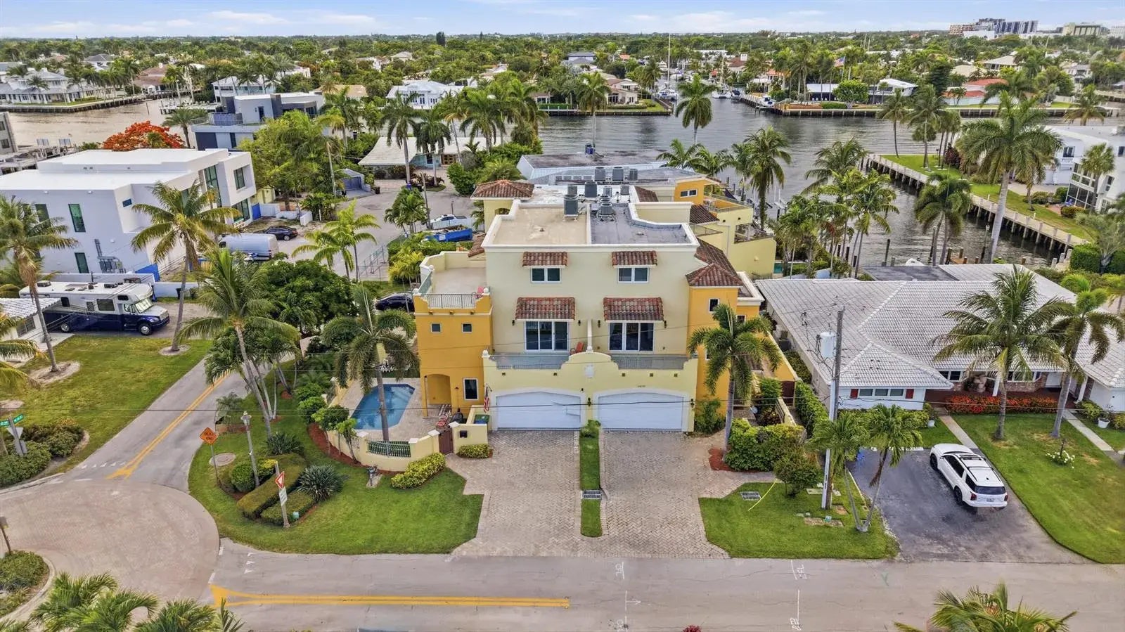 3 bedroom 3 bath Residential for sale at 2601 NE 32nd Avenue, Fort Lauderdale FL 33308