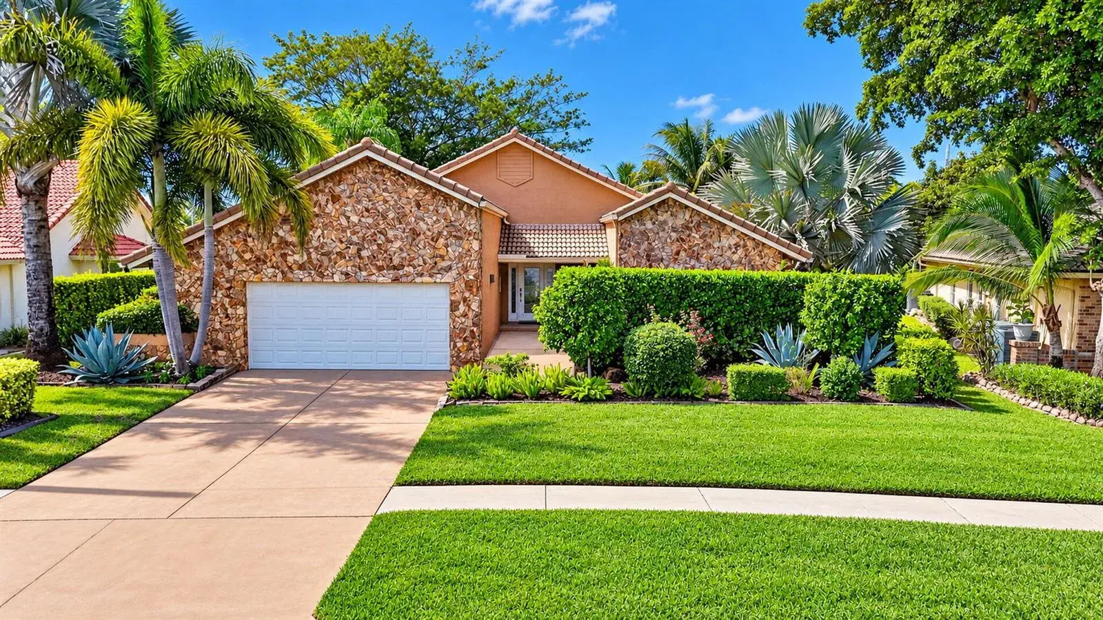 3 bedroom 3 bath Residential for sale at 20104 BACK NINE Drive, Boca Raton FL 33498