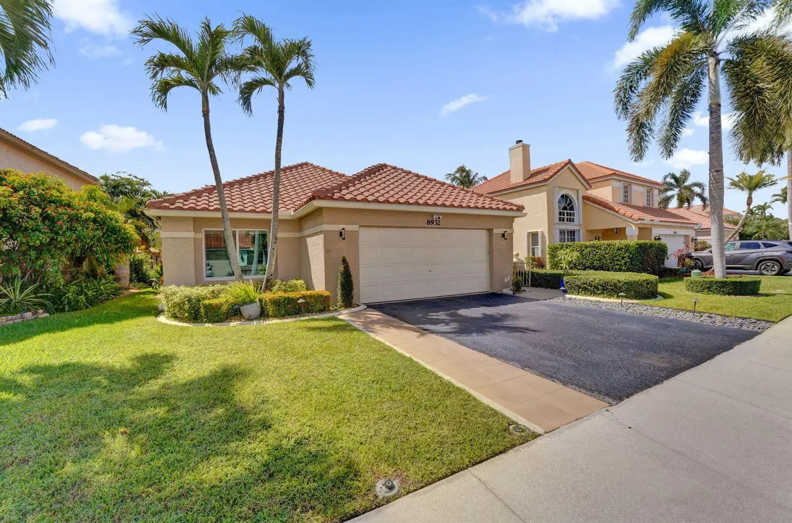3 bedroom 2 bath Residential for sale at 8932 S LAKE PARK Circle S, Davie FL 33328