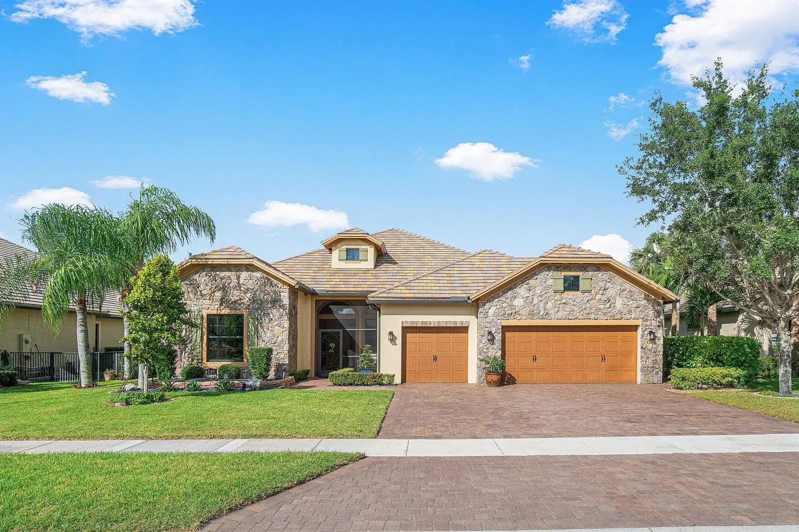 3 bedroom 3 bath Residential for sale at 4205 Siena Circle, Wellington FL 33414