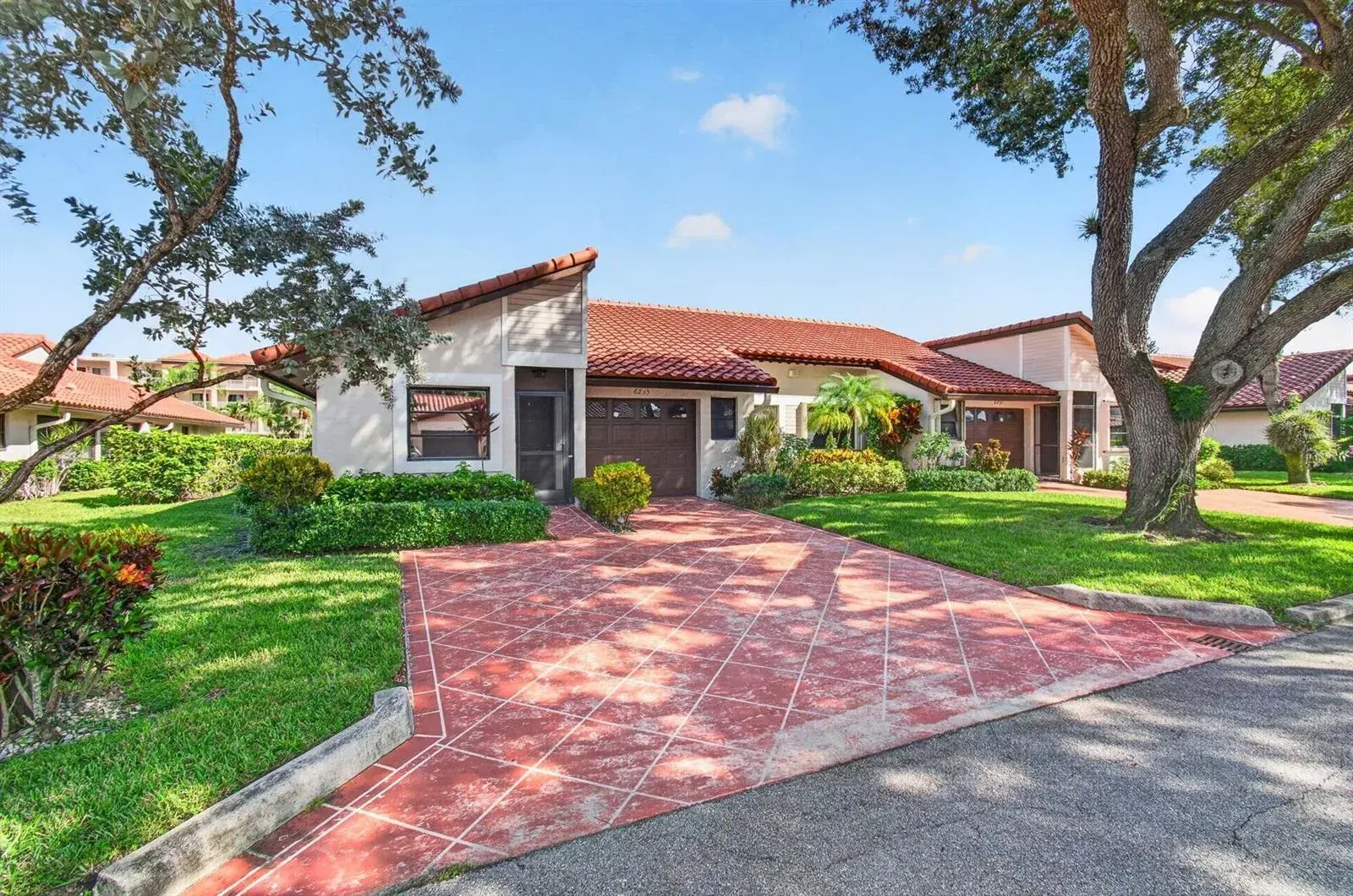 2 bedroom 2 bath Residential for sale at 6235 Kings Gate Circle, Delray Beach FL 33484