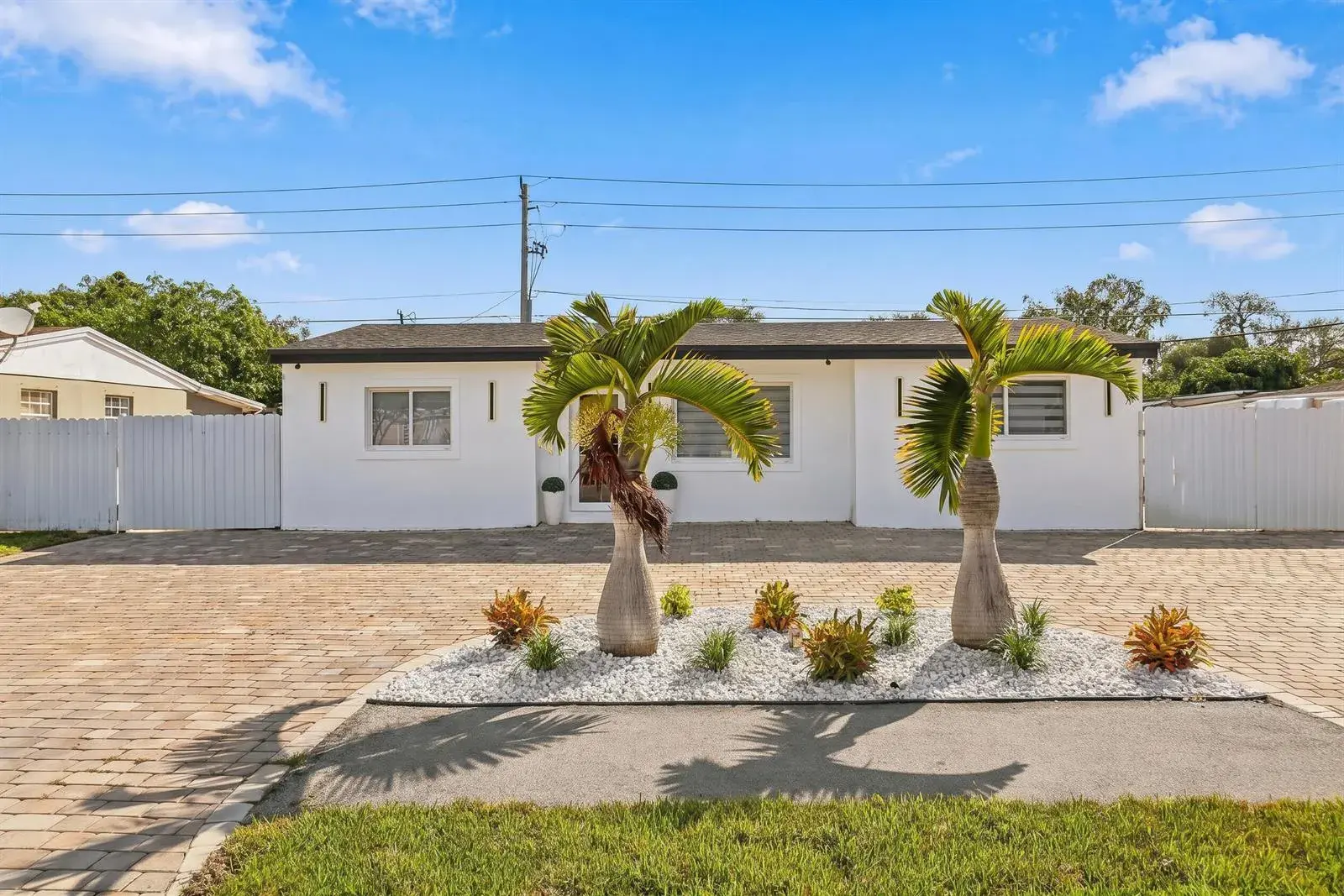 148 Browning E, West Palm Beach FL 33406