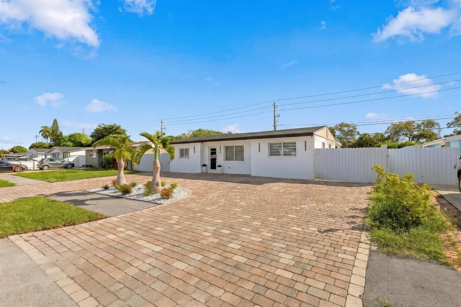 148 Browning E, West Palm Beach FL 33406