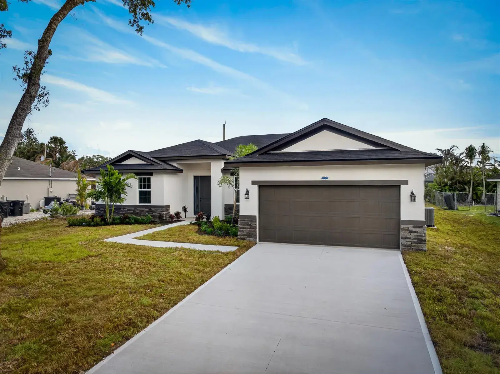 5 bedroom 3 bath Residential for sale at 627 Russ Road, Fort Pierce FL 34982
