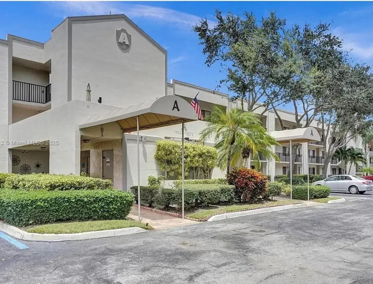 2 bedroom 2 bath Residential for sale at 10526 E Clairmont Circle, Tamarac FL 33321