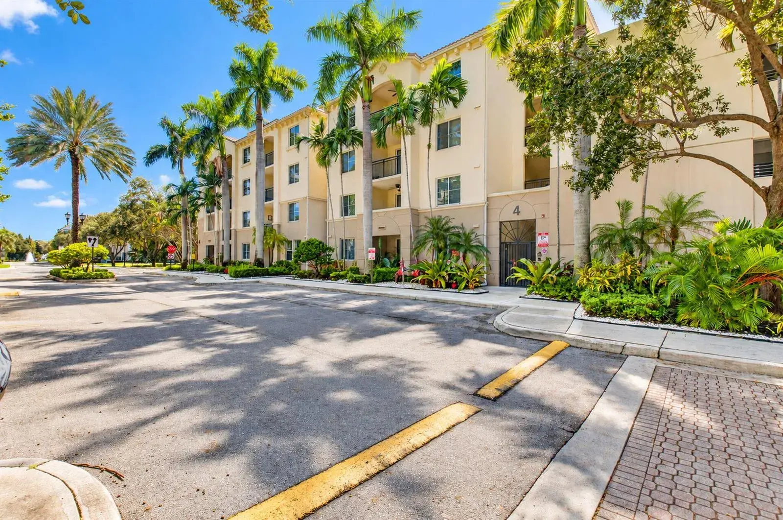 2 bedroom 2 bath Residential for sale at 4 Renaissance Way # 4214, Boynton Beach FL 33426