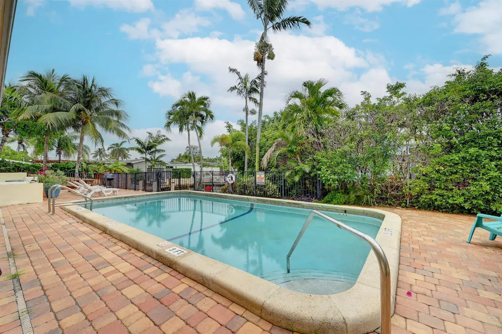 410 SW 15TH Street # 204, Pompano Beach FL 33060