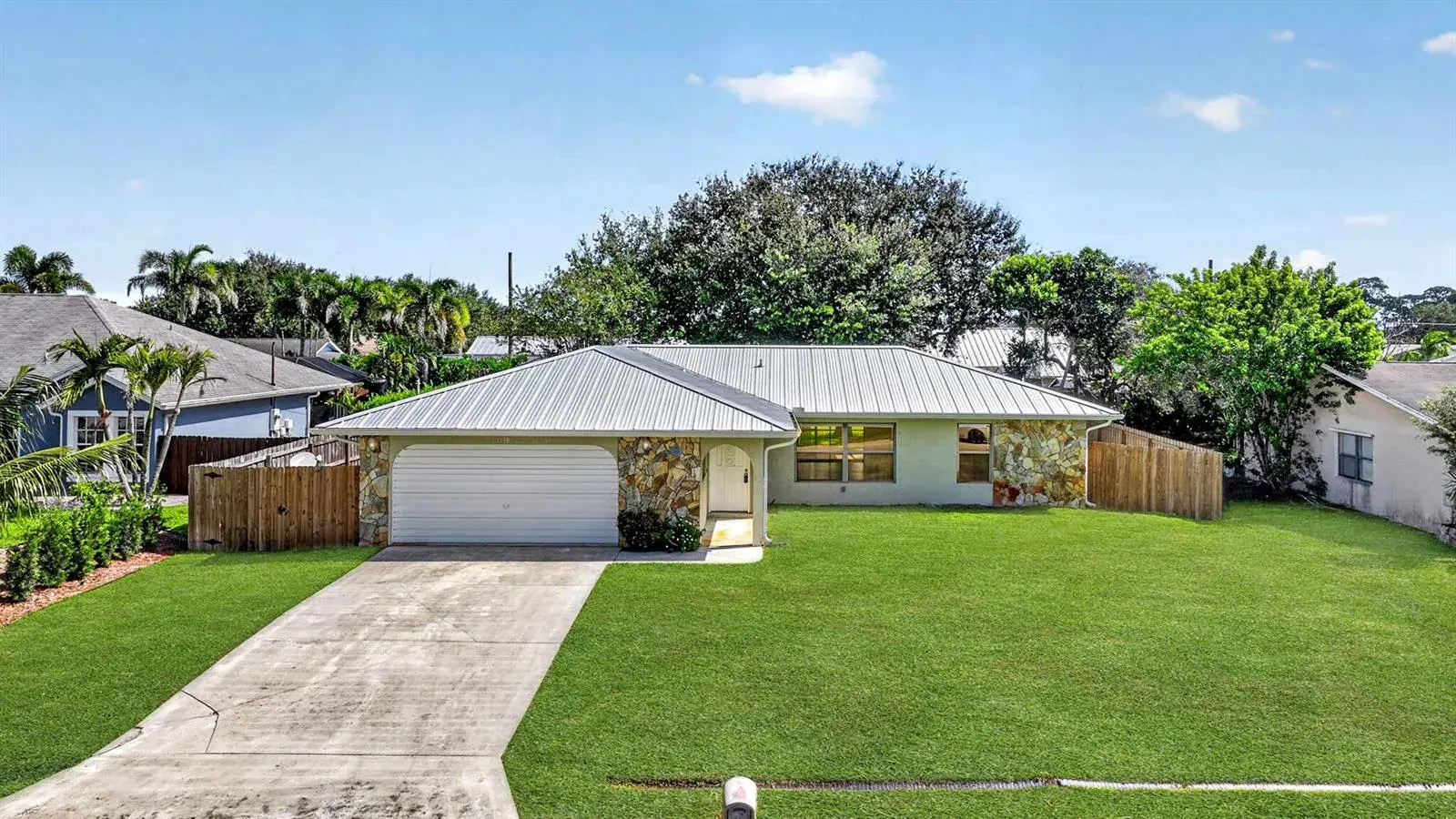 3 bedroom 2 bath Residential for sale at 1549 SE COWNIE Street, Port St. Lucie FL 34983
