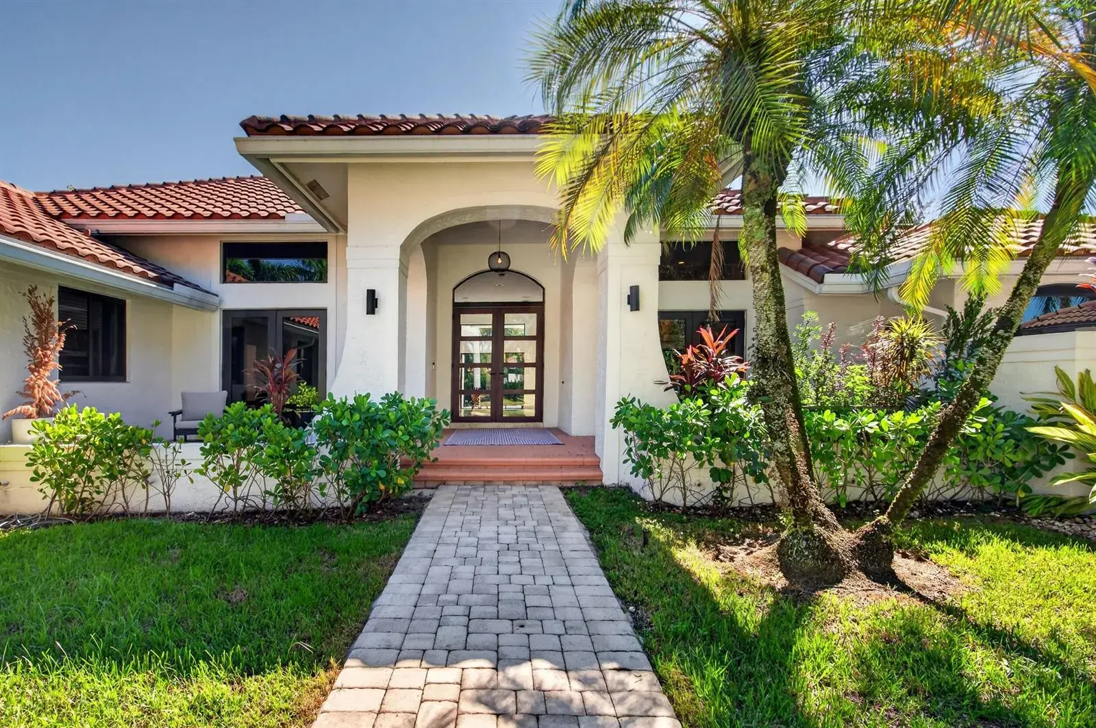 5 bedroom 4 bath Residential for sale at 332 Palm Boulevard, Weston FL 33326