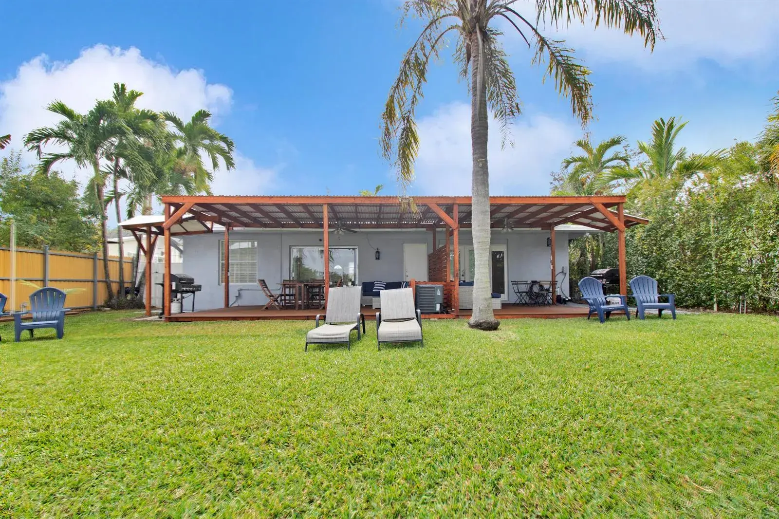 1031 SW 3RD Street, Hallandale Beach FL 33009
